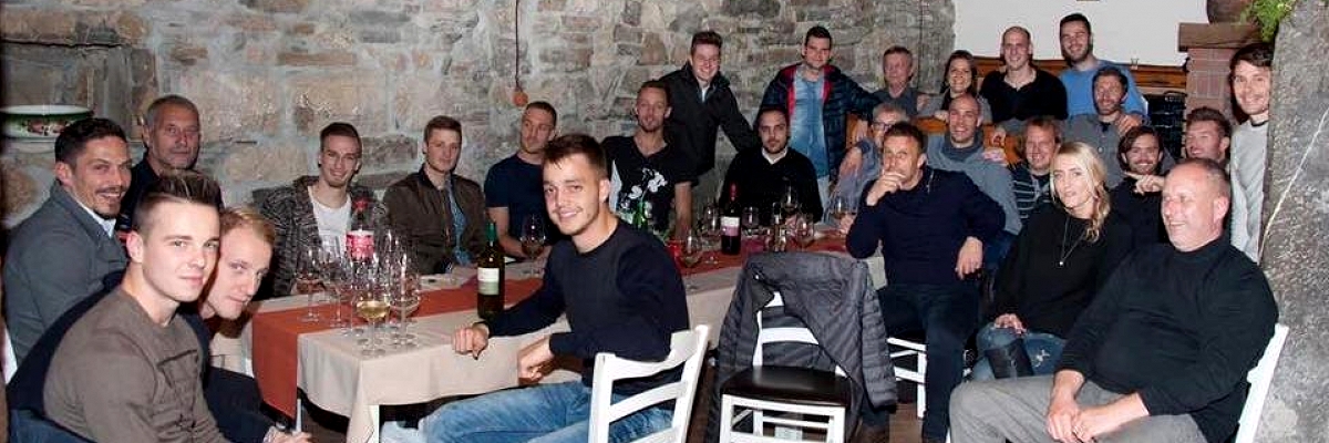 vecerja konec 2016.jpg