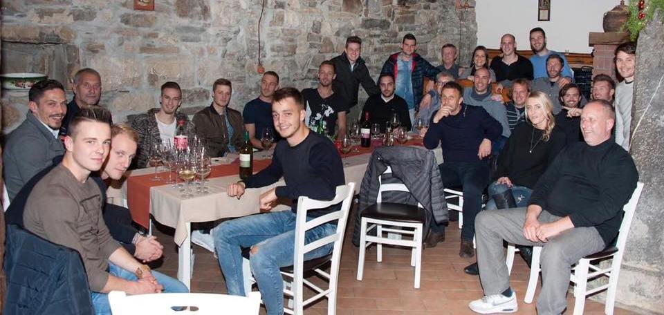 vecerja konec 2016.jpg